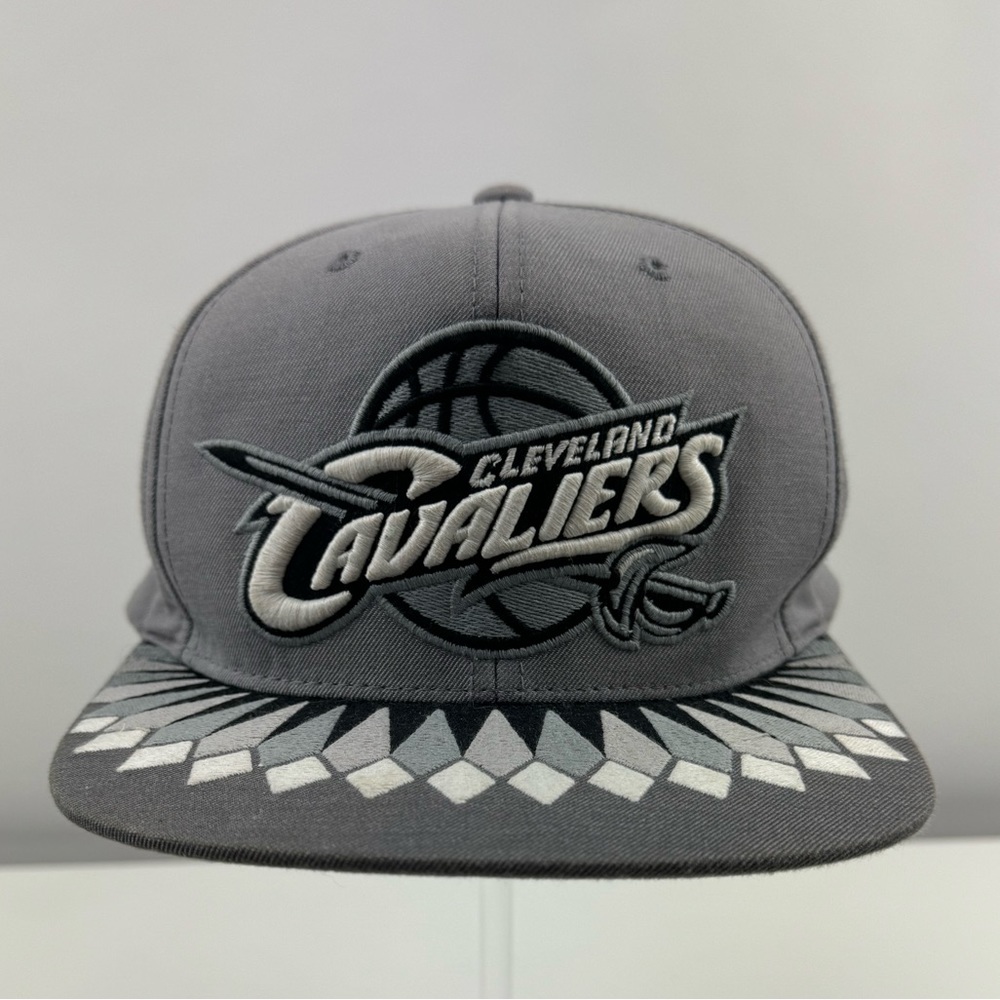 Cleveland Cavaliers Hat Cap NBA Mitchell & Ness Adjustable Snapback Basketball‎